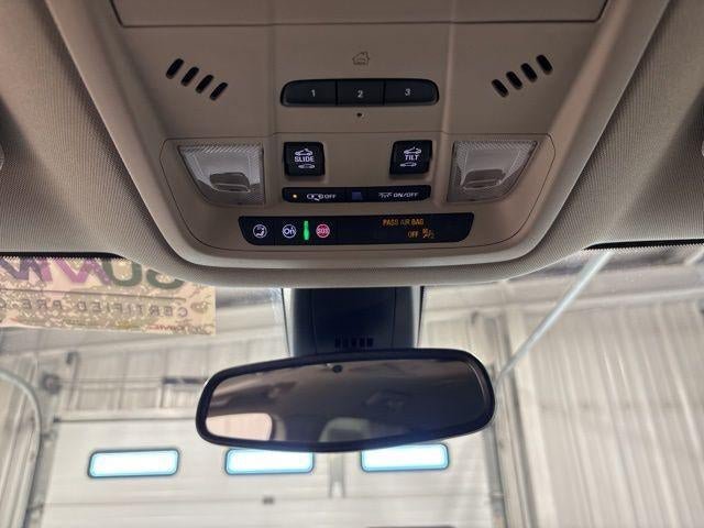 Used 2020 Buick Enclave Premium w/ Sun and Sites Package AWD/4WD image 21