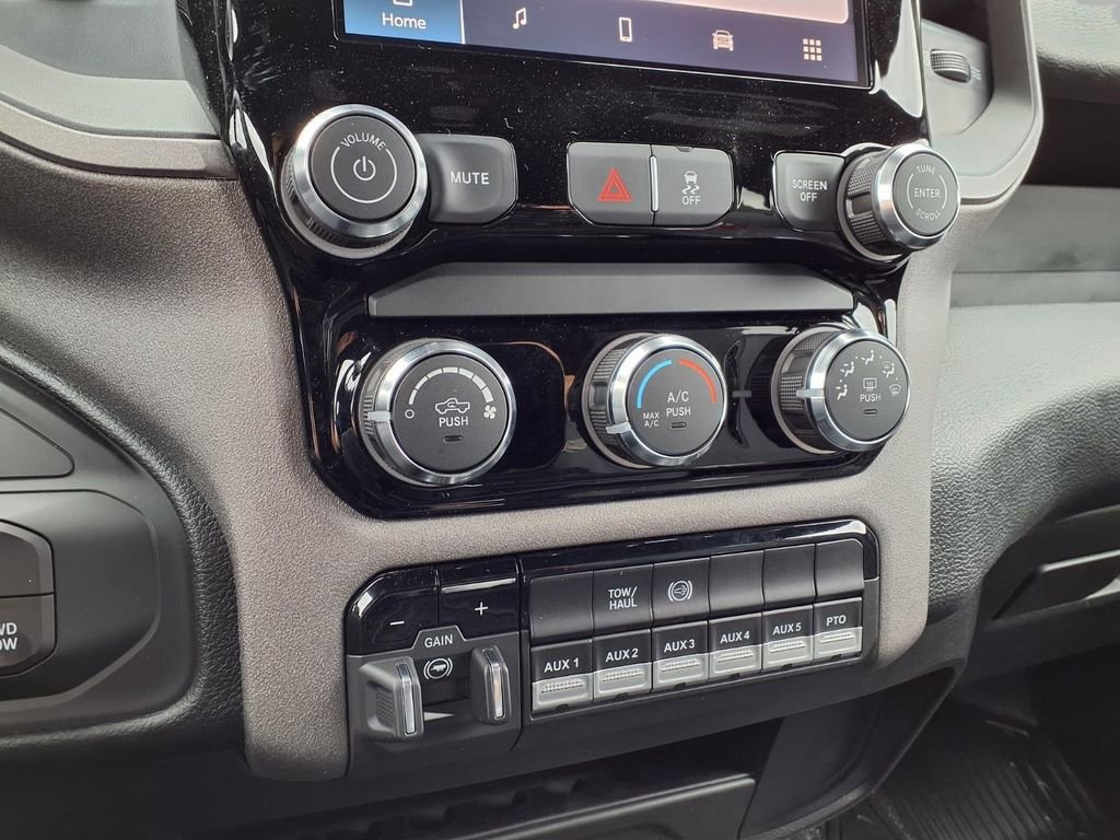 New 2026 RAM 5500 Tradesman AWD/4WD image 9