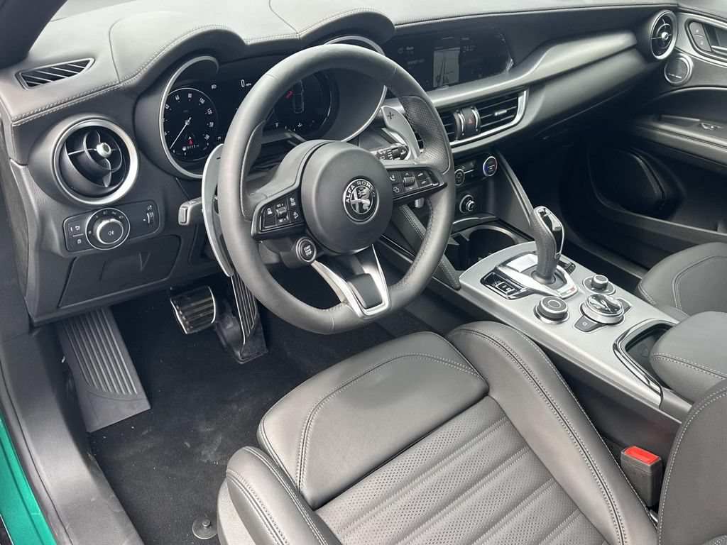 New 2026 Alfa Romeo Stelvio Sprint AWD/4WD image 2