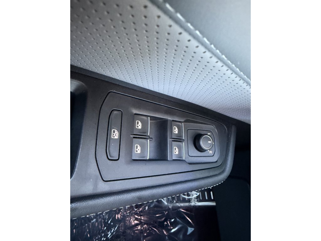 Used 2024 Volkswagen Atlas Cross Sport SEL R-Line image 30