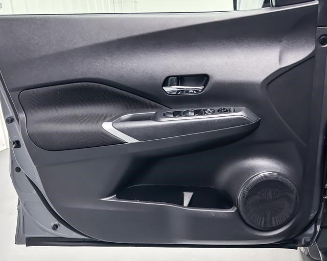 Used 2023 Nissan Kicks SV FWD image 9