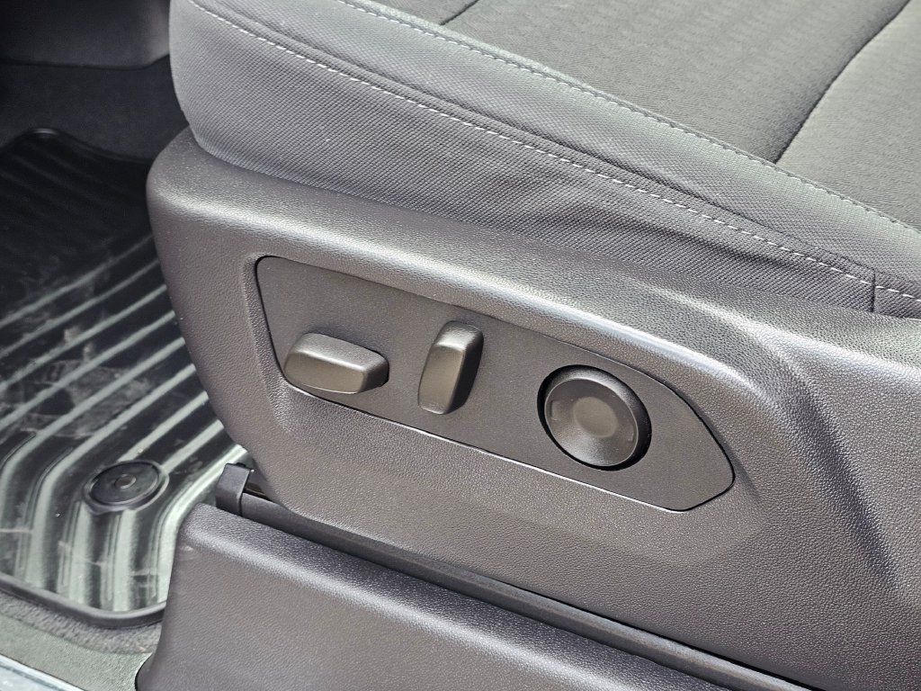 Used 2024 Chevrolet Silverado 1500 LT AWD/4WD image 21