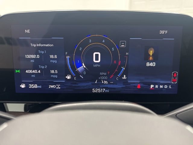 Used 2025 Chevrolet Suburban LT AWD/4WD image 14