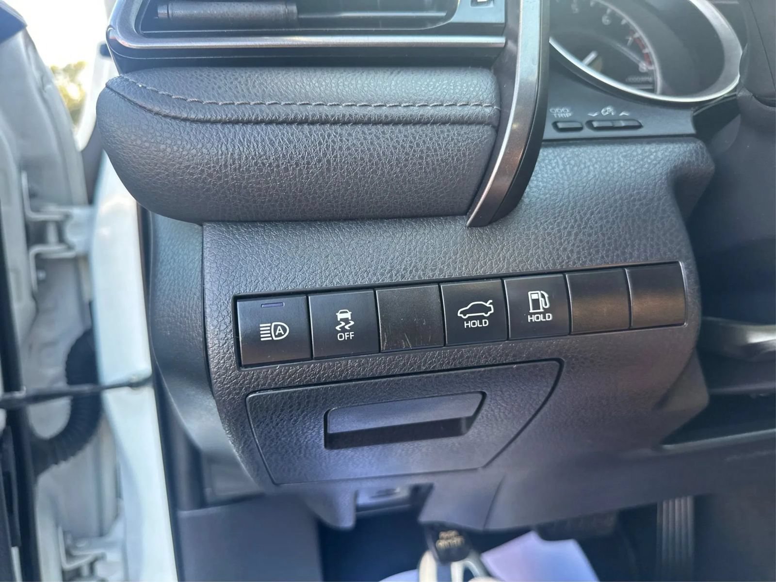 Used 2021 Toyota Camry LE FWD image 18