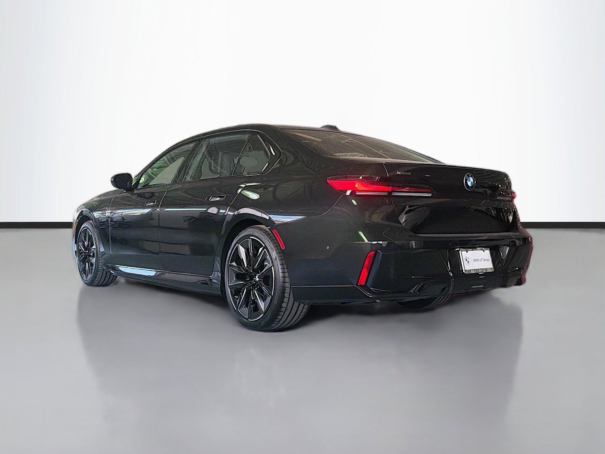 New 2026 BMW 750e xDrive