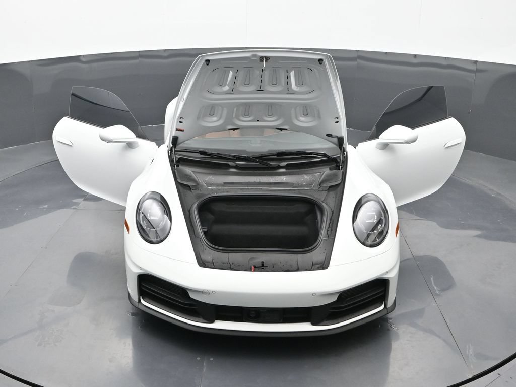 Certified 2025 Porsche 911 Carrera RWD image 28