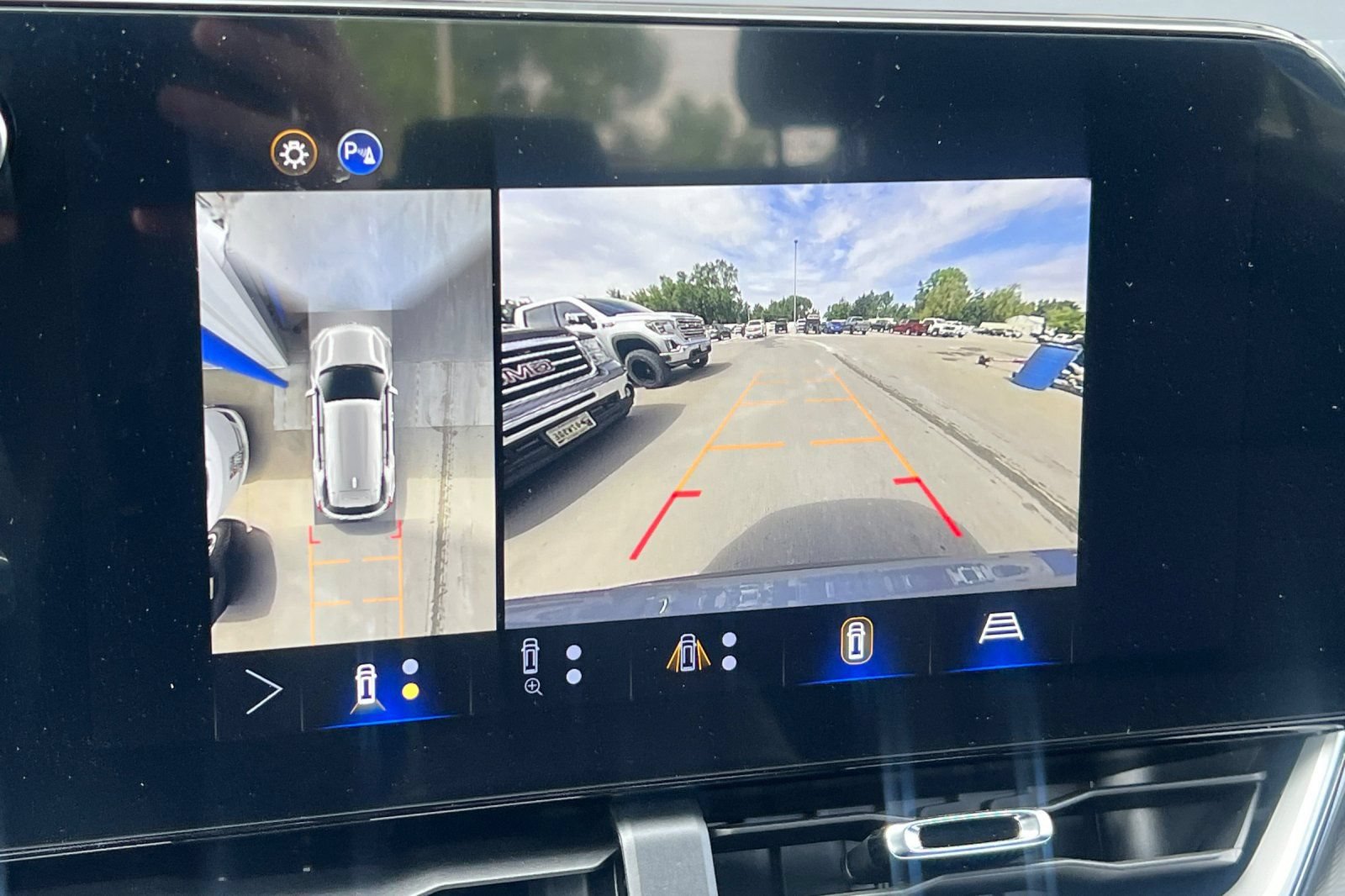 New 2026 Chevrolet Equinox LT w/ Safety and Technology Package AWD/4WD image 17