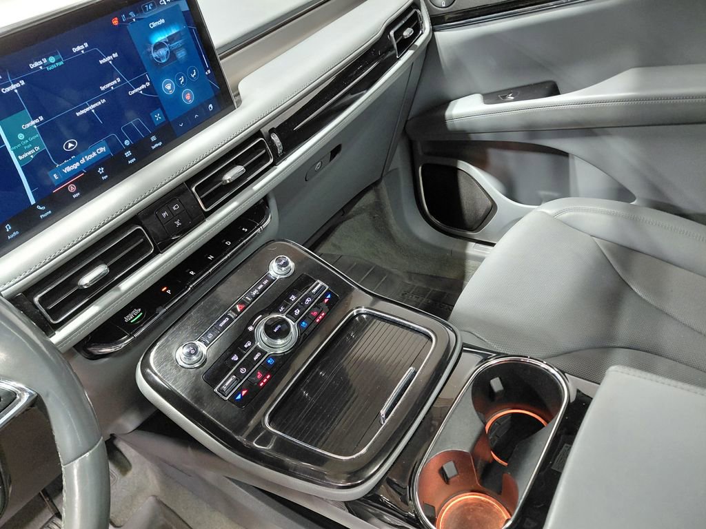 Used 2022 Lincoln Nautilus Reserve w/ Equipment Group 201A AWD/4WD image 32