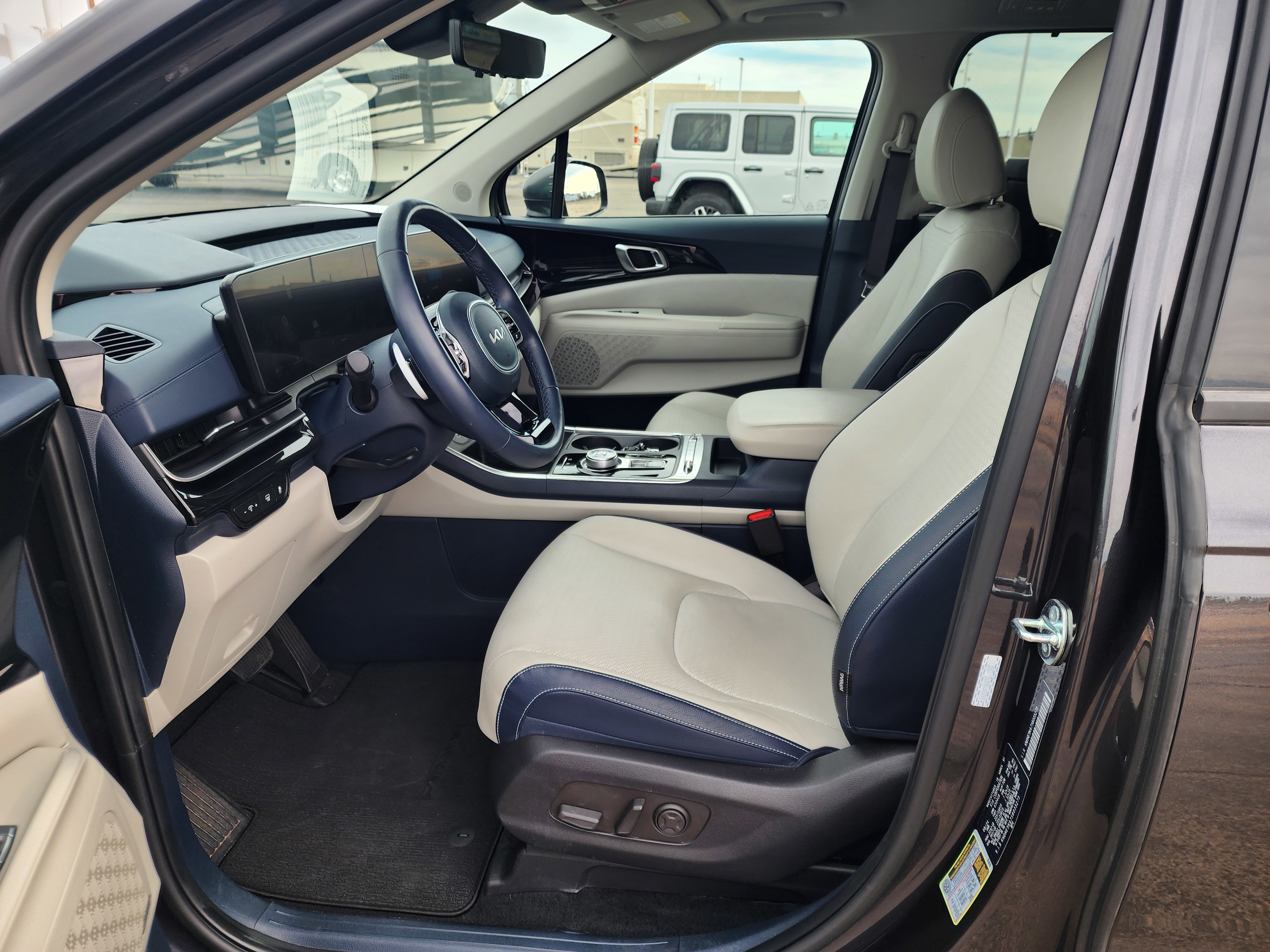 Used 2025 Kia Carnival SX Prestige FWD image 18