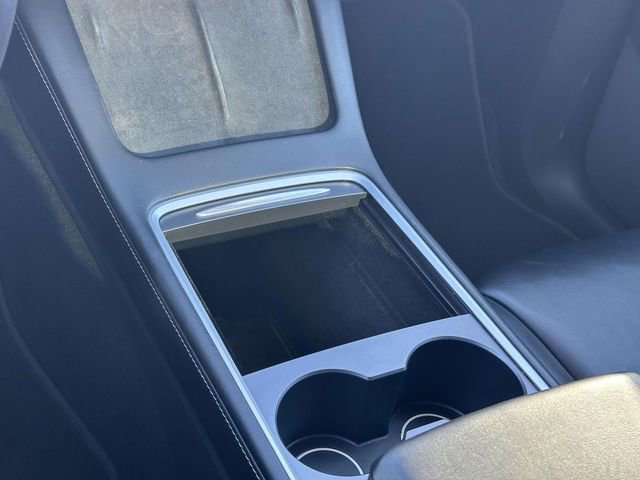 Used 2022 Tesla Model Y Long Range image 24