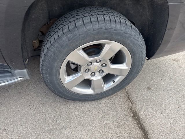 Used 2016 Chevrolet Suburban LTZ image 9