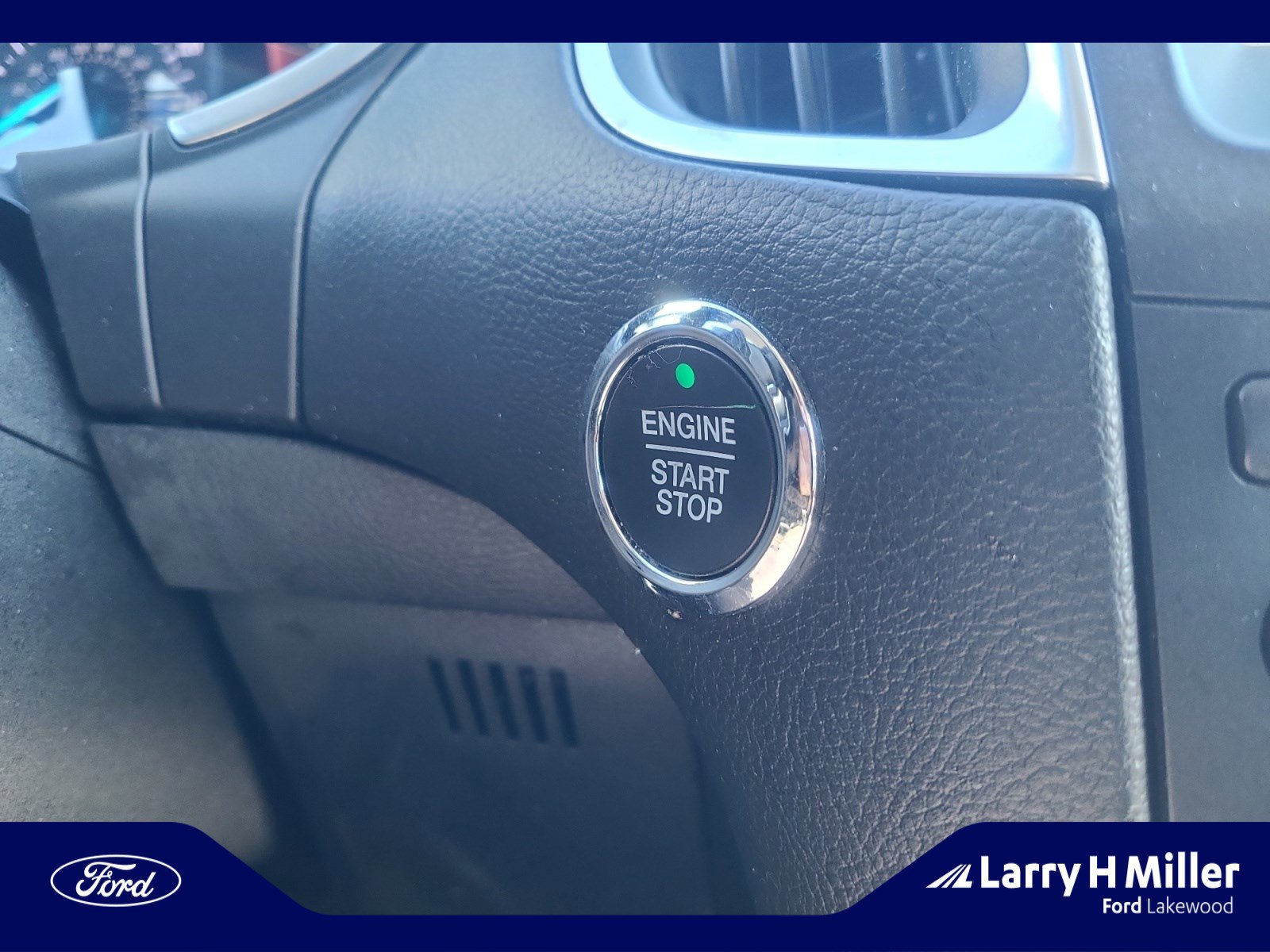 Used 2017 Ford Edge Titanium image 29