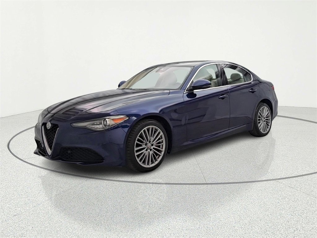 Used 2018 Alfa Romeo Giulia Ti w/ Quick Order Package 22X Lusso image 3