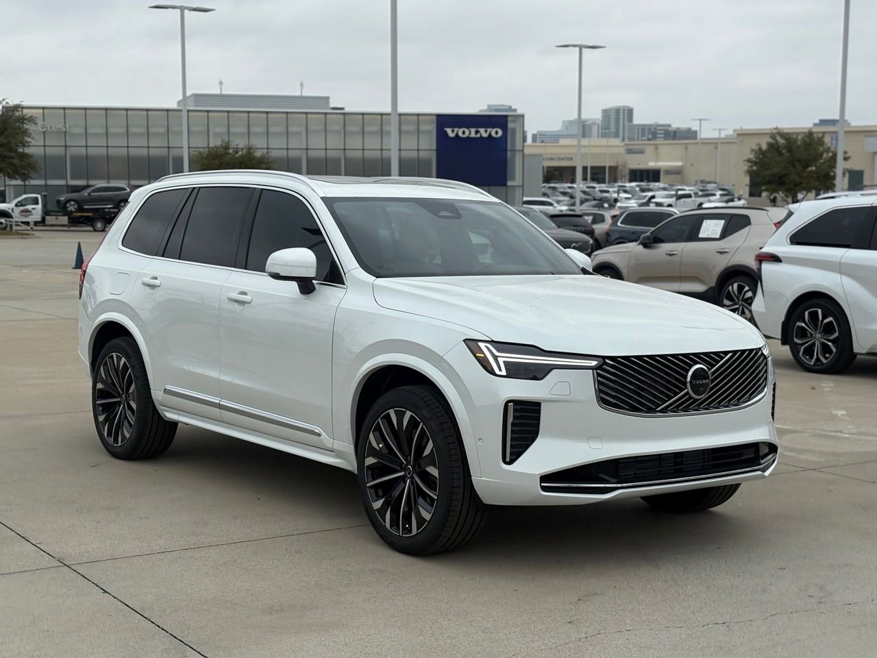 New 2026 Volvo XC90 T8 Plus image 4