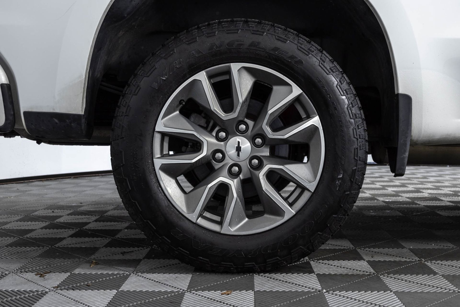 Used 2021 Chevrolet Silverado 1500 RST w/ Convenience Package II AWD/4WD image 42