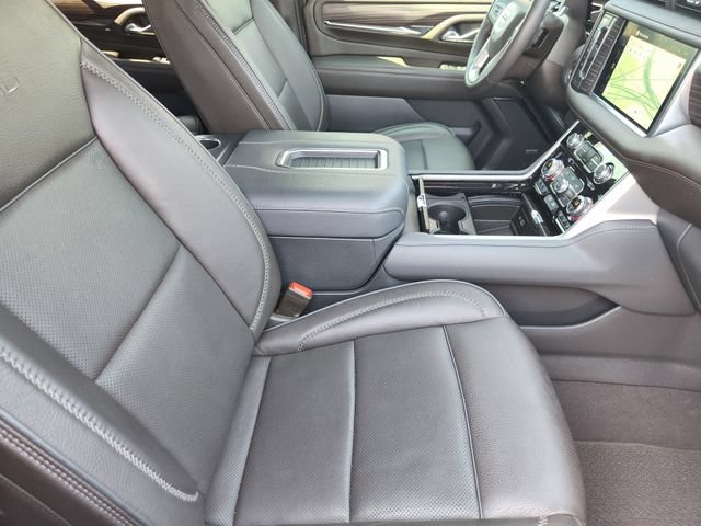 Used 2024 GMC Yukon Denali w/ Advanced Technology Package AWD/4WD image 14