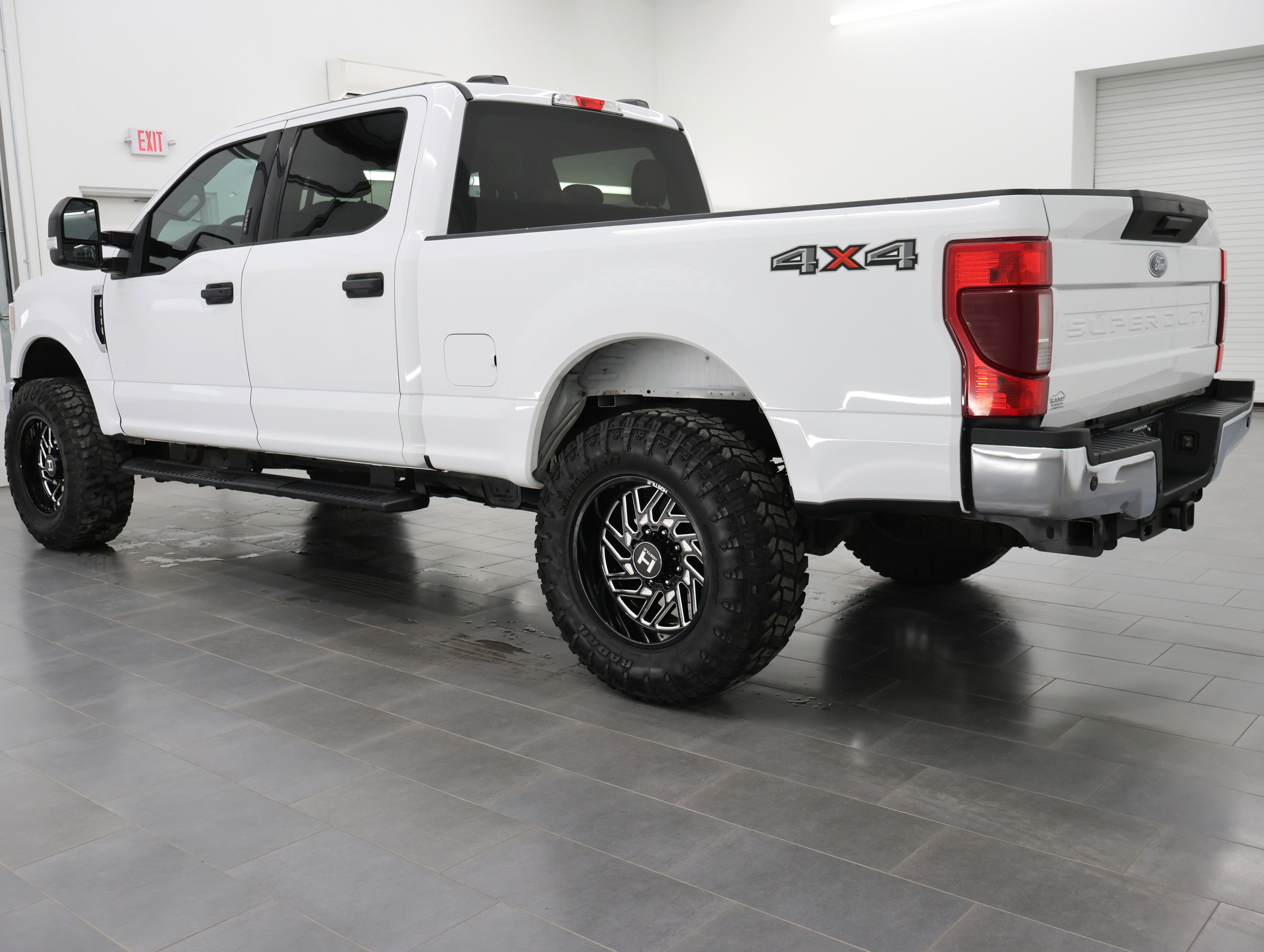 Used 2022 Ford F350 XLT w/ XLT Value Package image 6