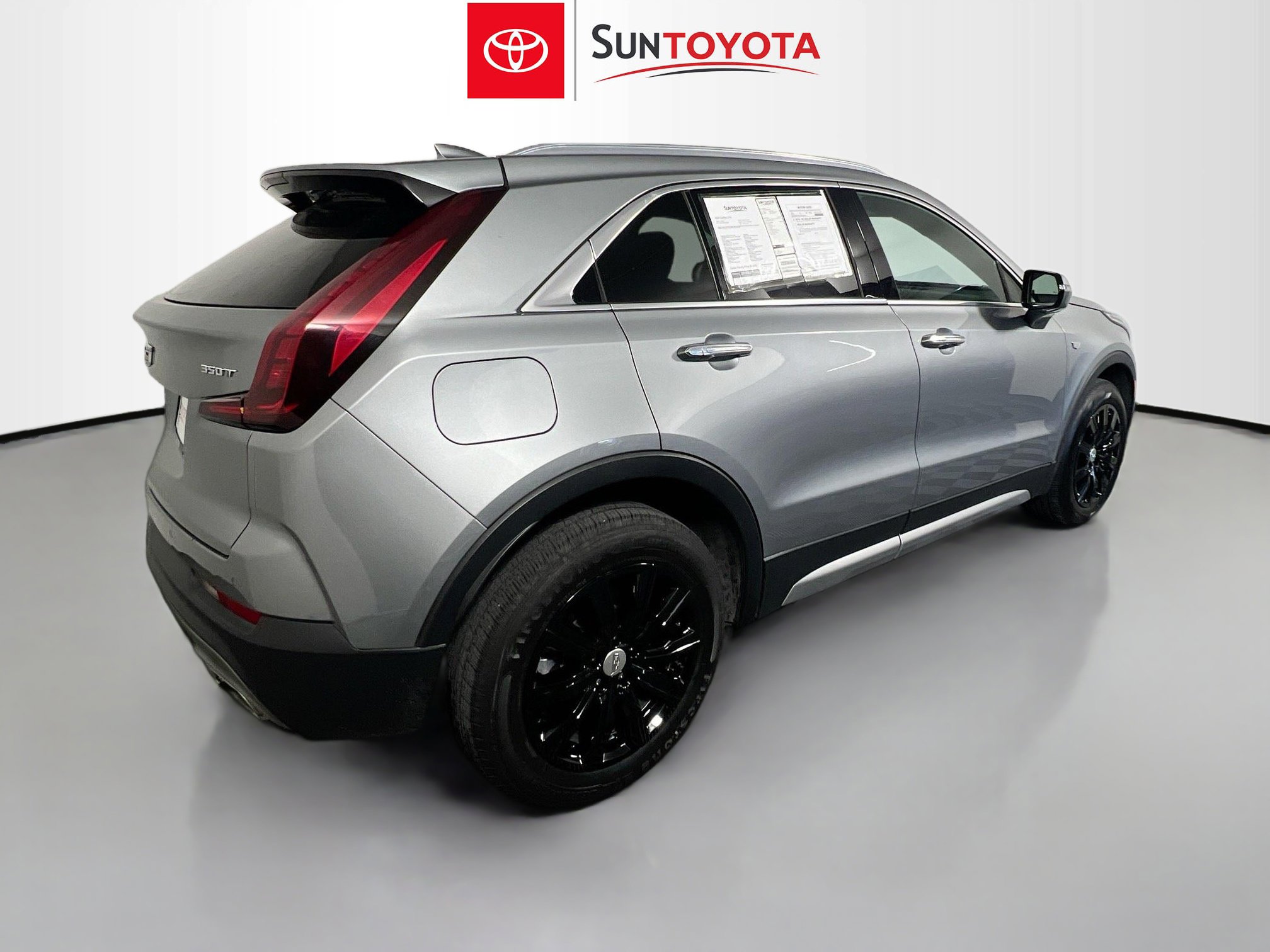 Used 2023 Cadillac XT4 Premium Luxury FWD image 4