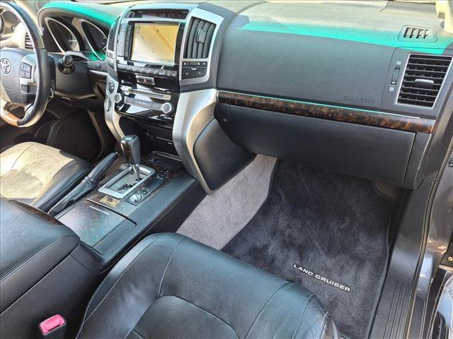 Used 2015 Toyota Land Cruiser AWD/4WD image 18
