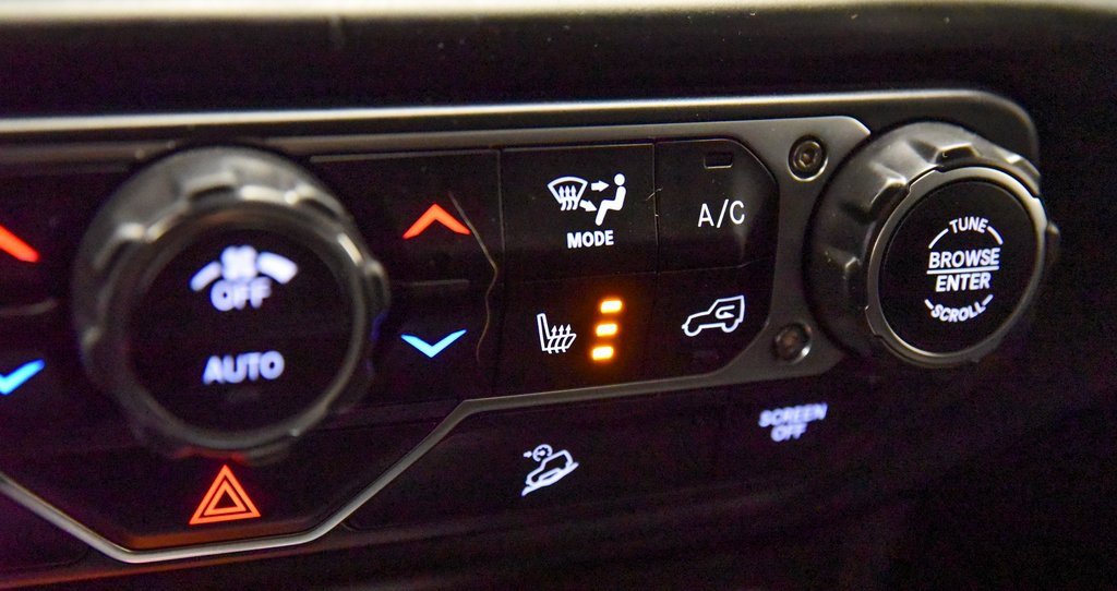 Used 2020 Jeep Wrangler Sport image 21