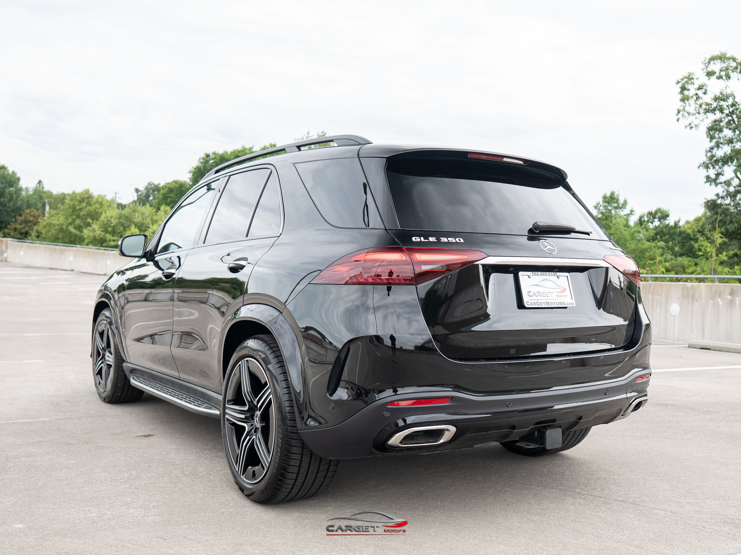 Used 2026 Mercedes-Benz GLE 350 4MATIC w/ AMG Line Exterior image 5