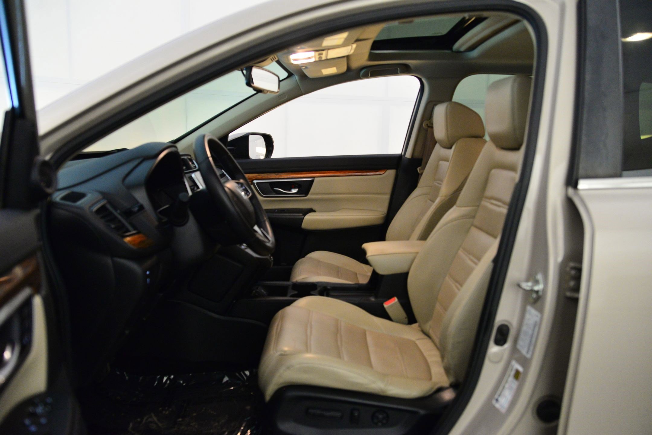 Used 2018 Honda CR-V Touring image 27