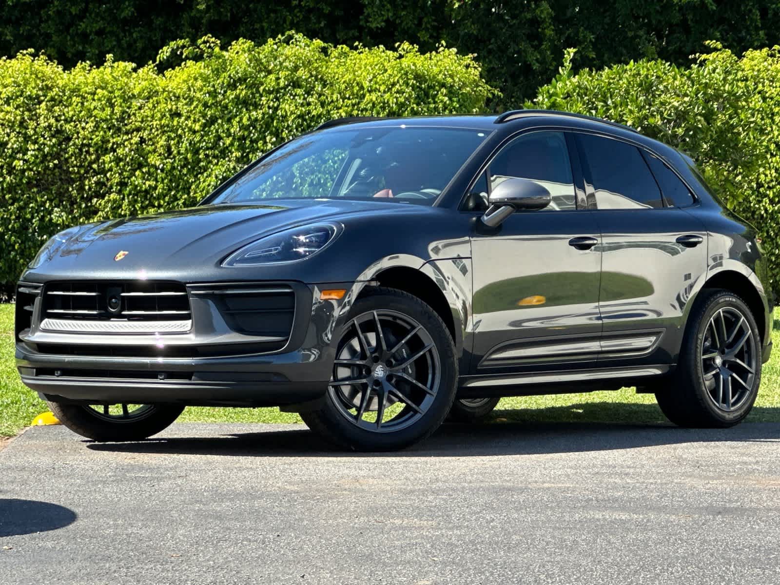 New 2026 Porsche Macan Turbo AWD/4WD image 1