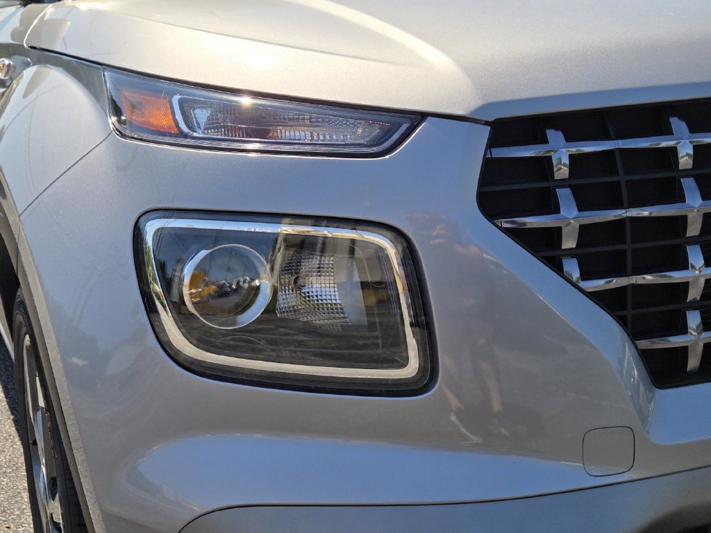 New 2026 Hyundai Venue SEL FWD image 2