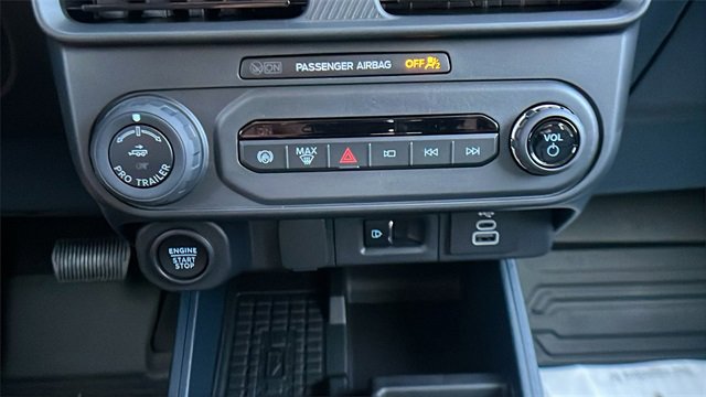 New 2025 Ford Maverick Lariat w/ Black Appearance Package image 25