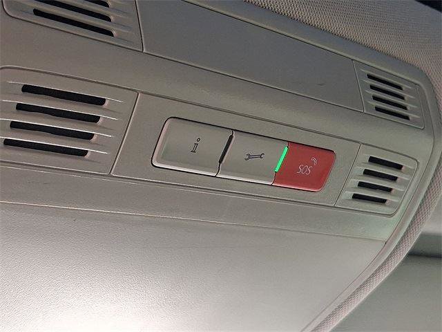 Certified 2025 Volkswagen Taos SE w/ Panoramic Sunroof Package image 24