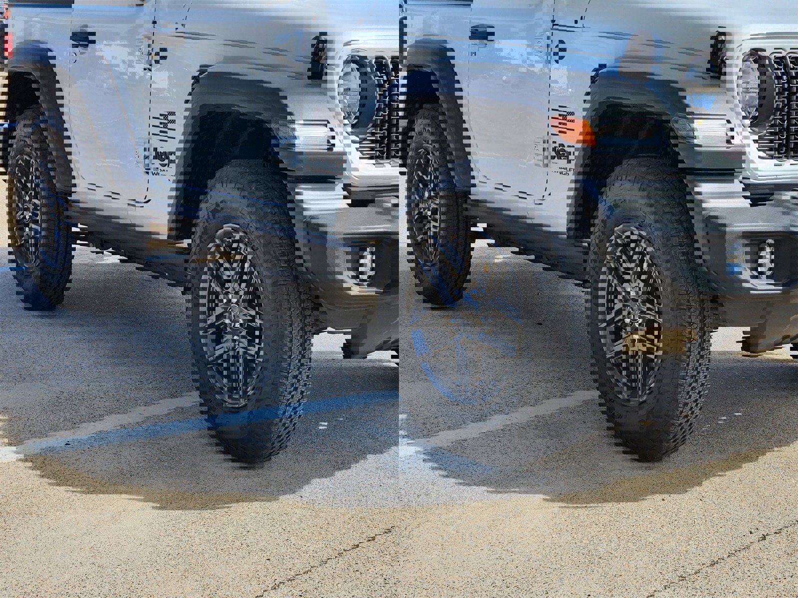 Used 2024 Jeep Wrangler Sport image 11