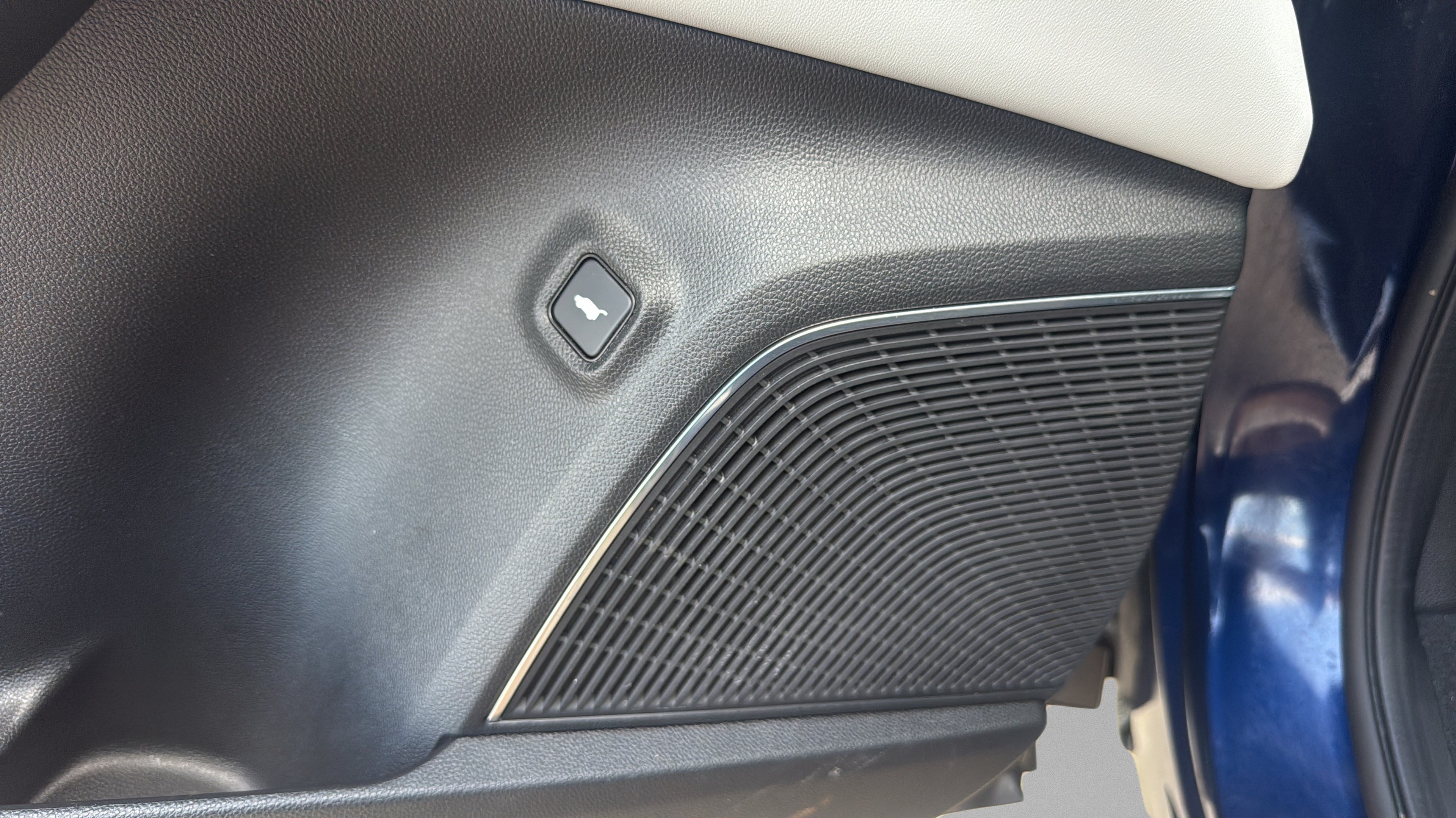 Used 2023 Acura MDX FWD w/ Technology Package image 13