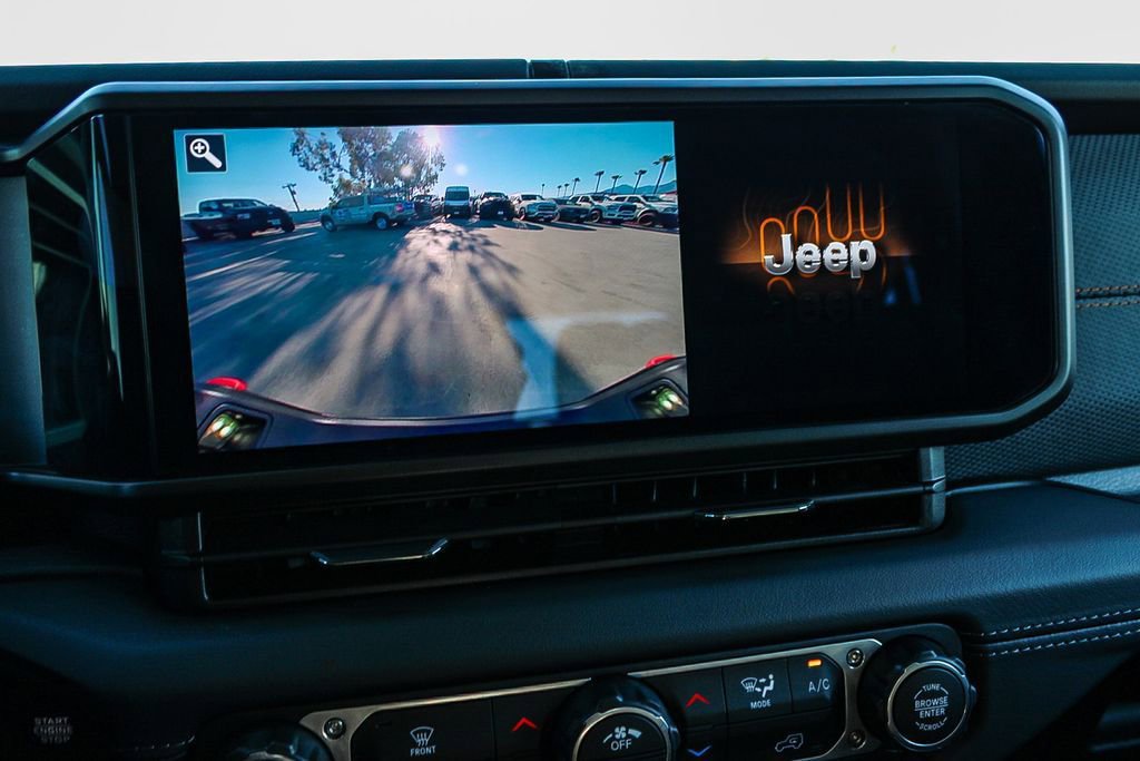 Used 2026 Jeep Gladiator Mojave AWD/4WD image 24