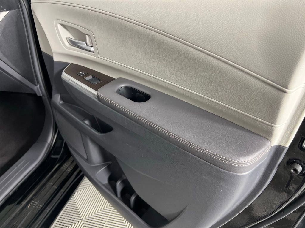 Used 2024 Toyota Sienna XLE image 35
