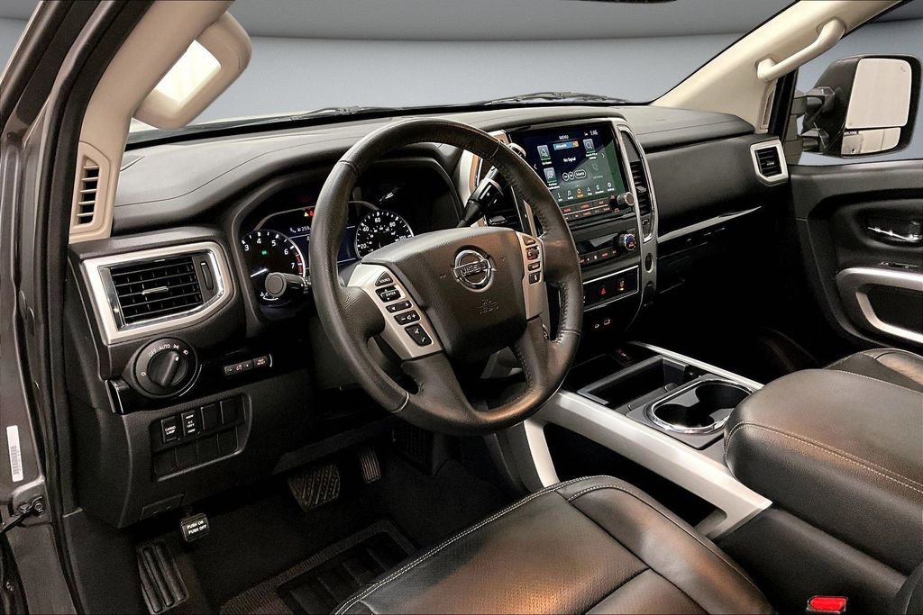 Used 2021 Nissan Titan SV w/ SV Convenience Package image 18