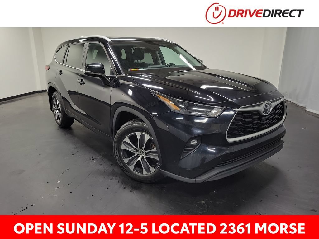 Used 2023 Toyota Highlander XLE AWD/4WD image 1