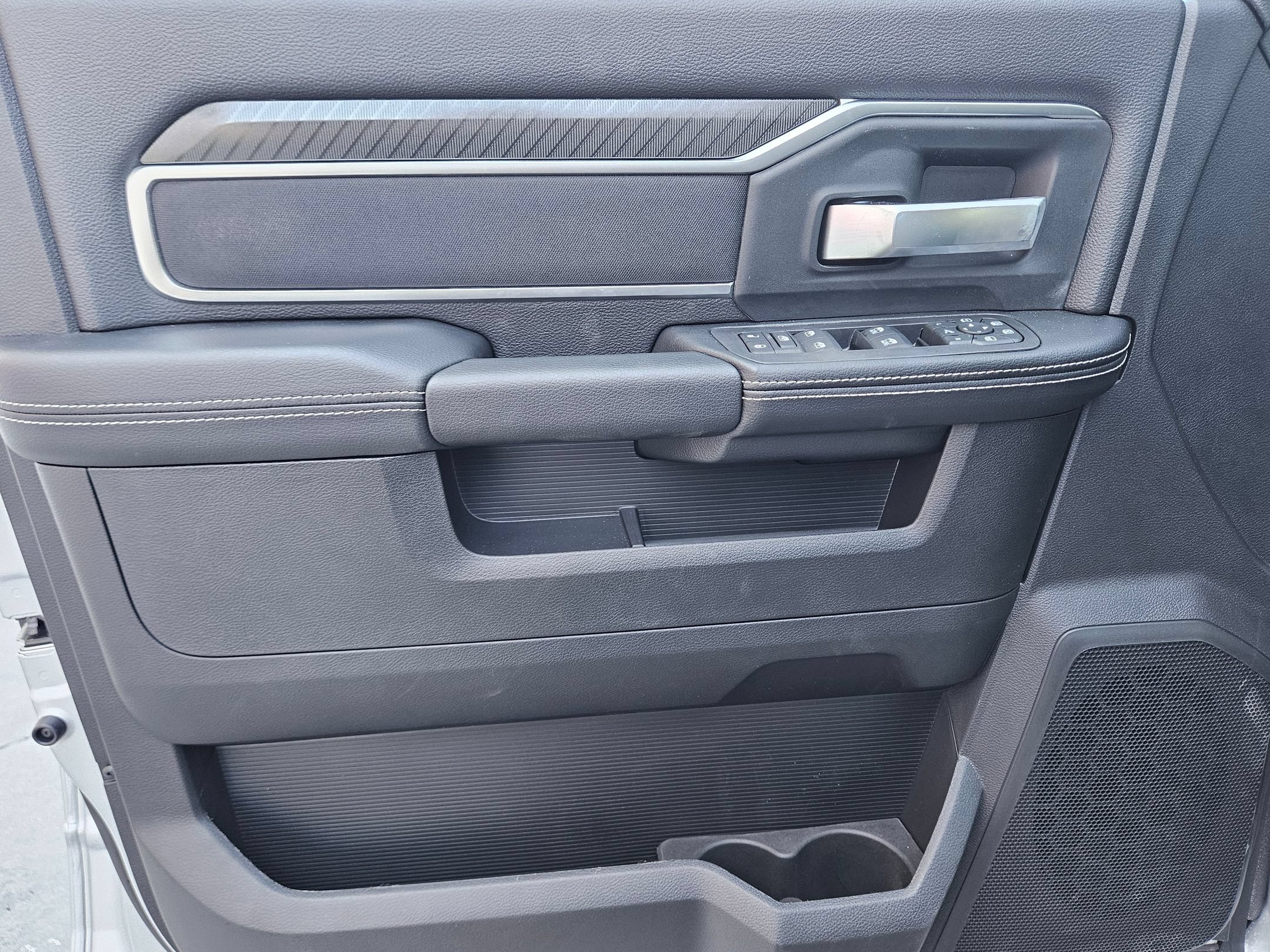 New 2026 RAM 2500 Big Horn AWD/4WD image 16