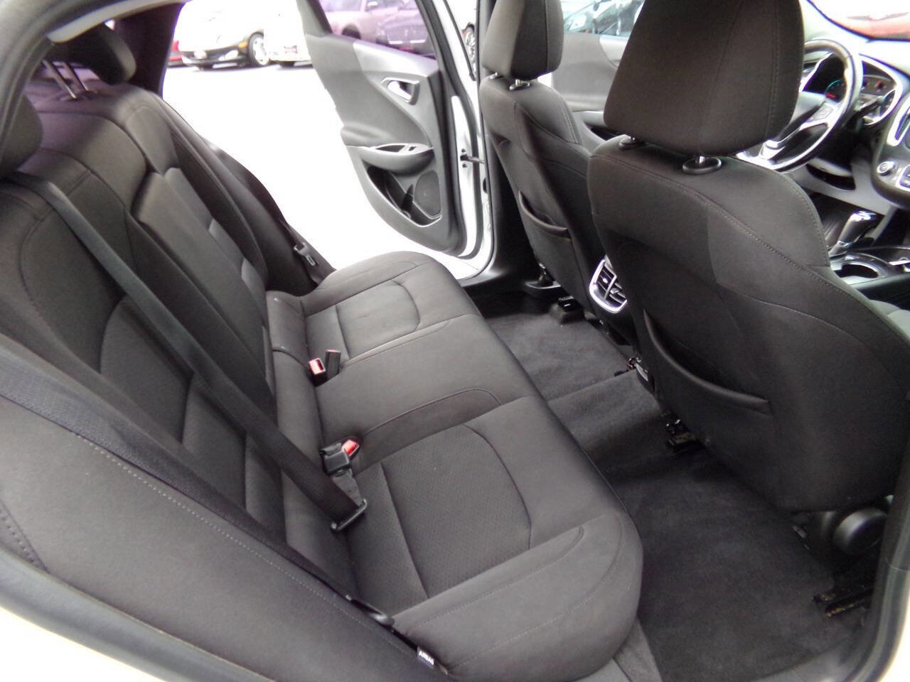 Used 2018 Chevrolet Malibu LT w/ Redline Edition image 24