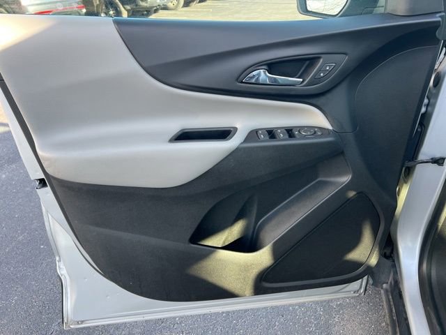 Used 2018 Chevrolet Equinox LS image 25