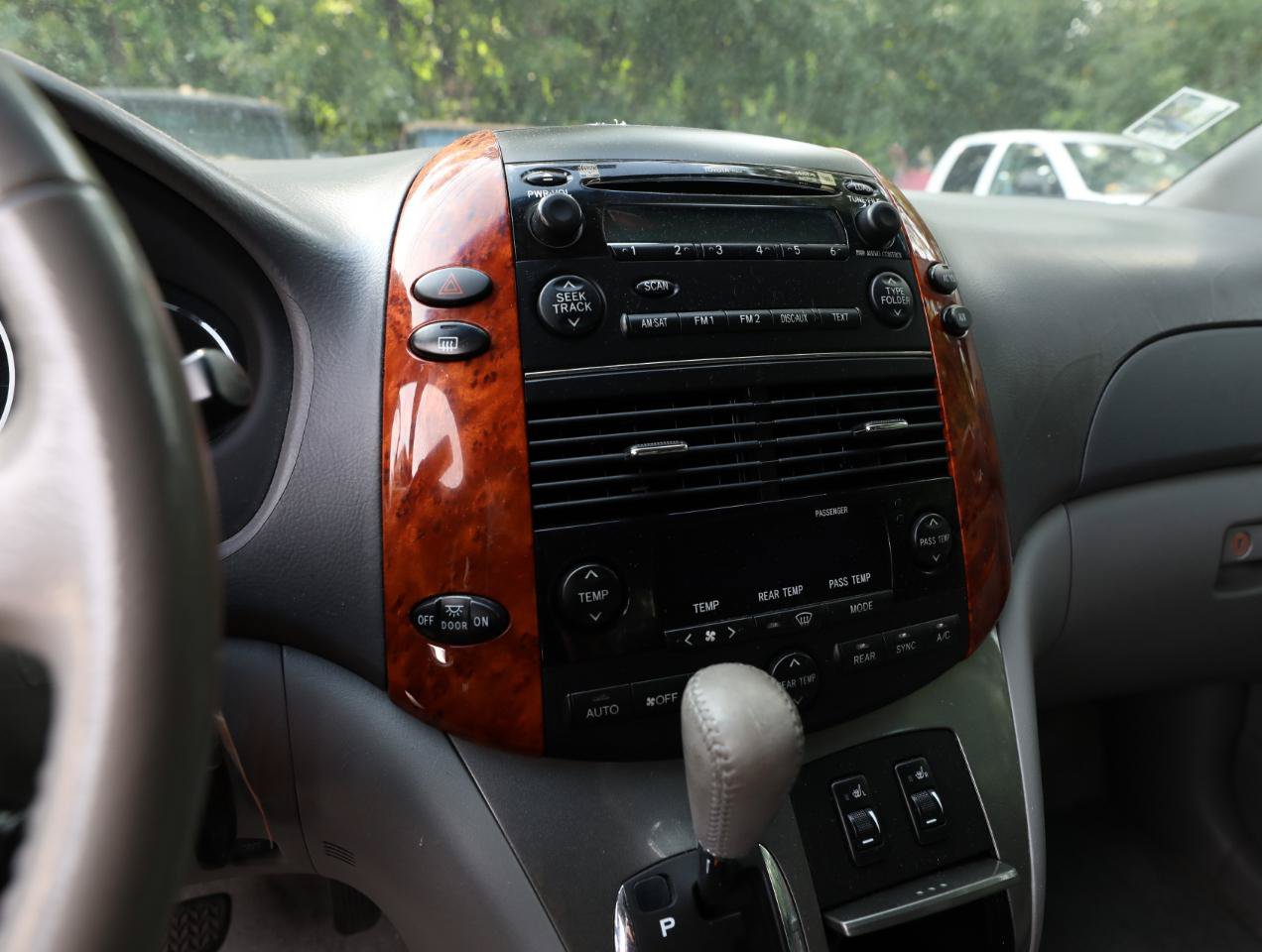 Used 2006 Toyota Sienna XLE w/ XLE Pkg 4 FWD image 19