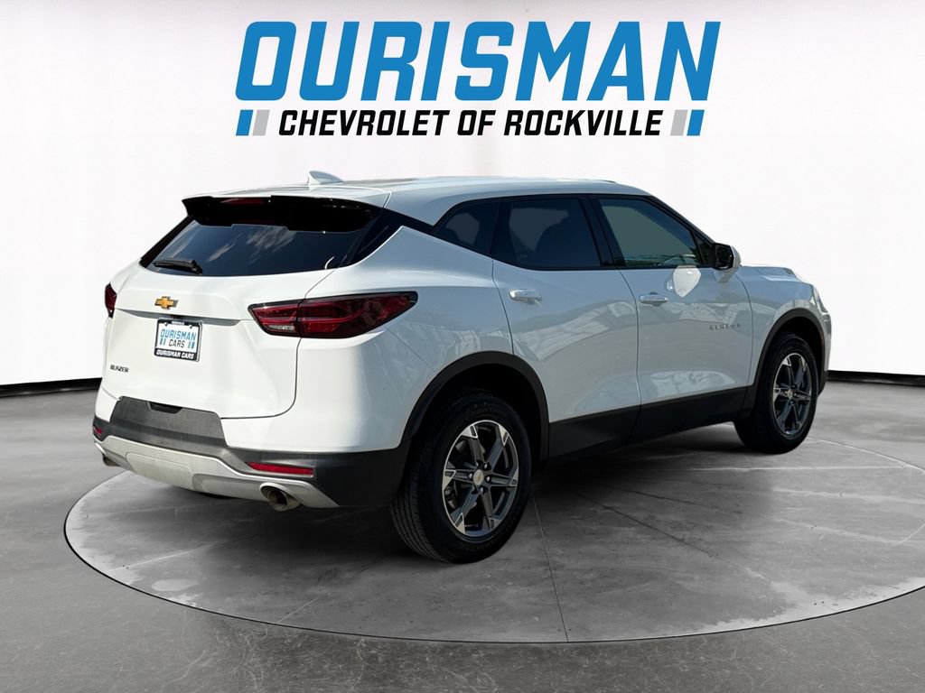 Used 2025 Chevrolet Blazer LT FWD image 6