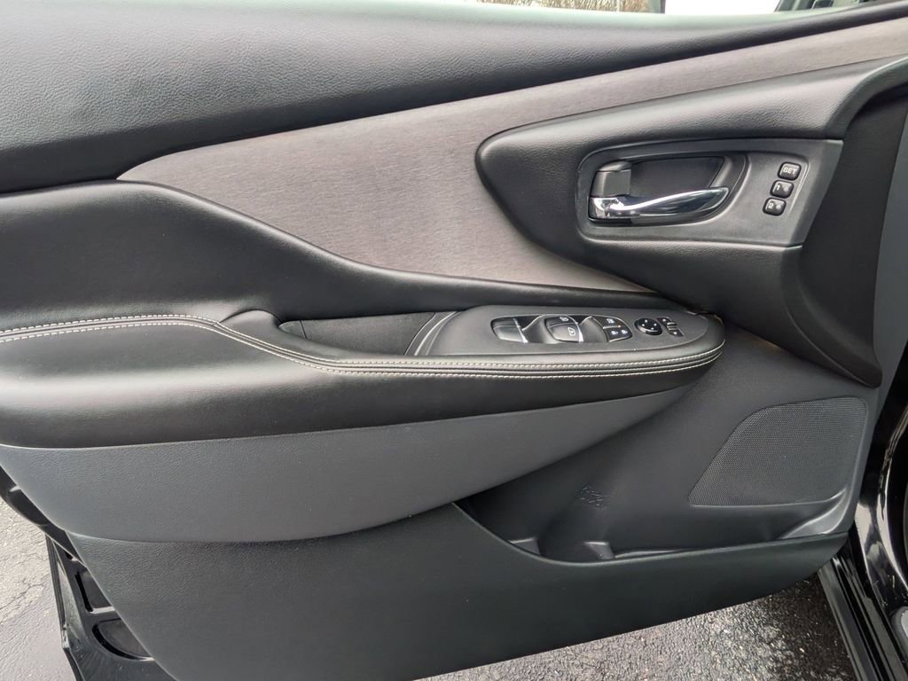 Used 2023 Nissan Murano SL image 9