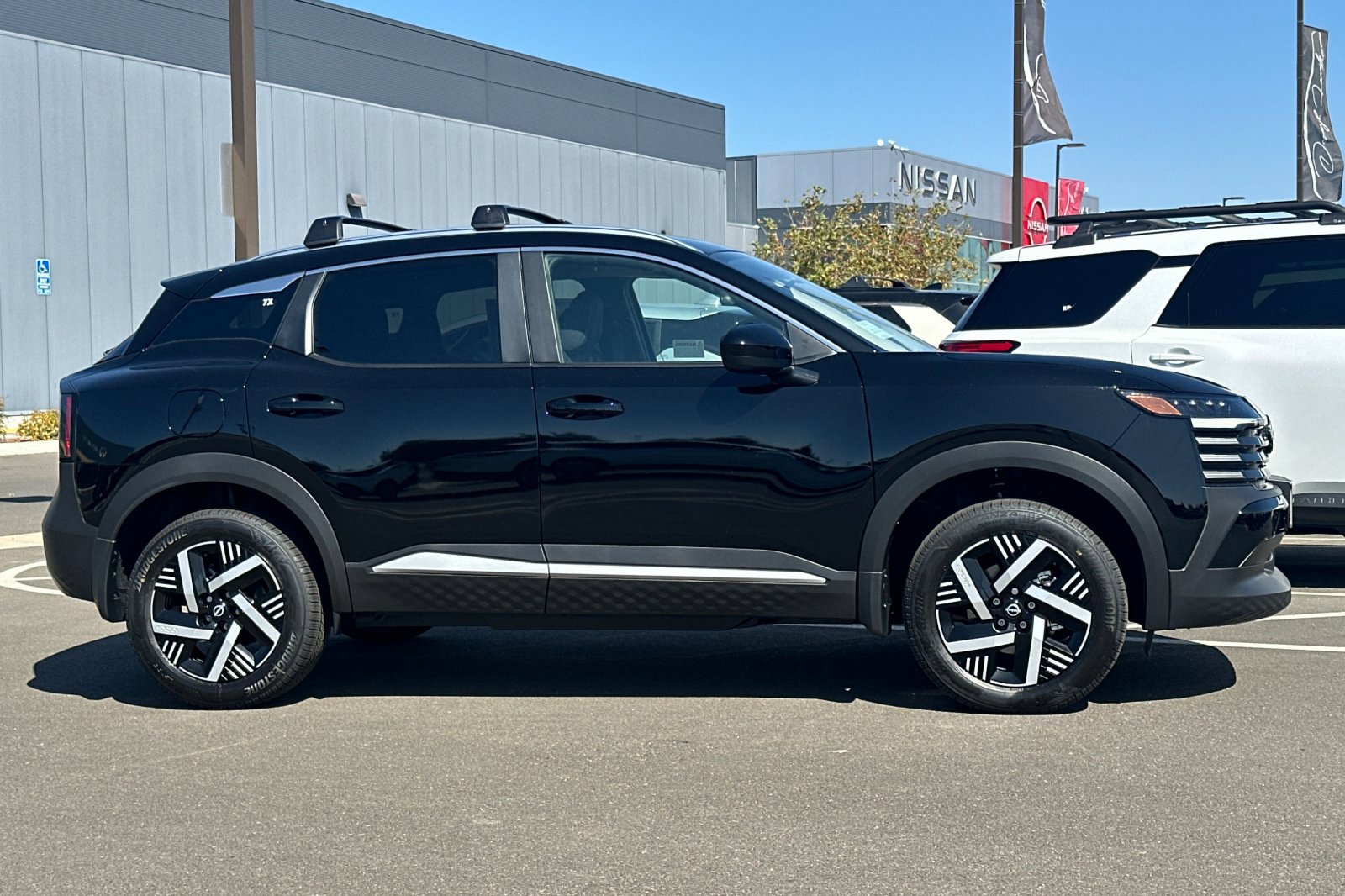 New 2027 Nissan Kicks SV w/ Cold Weather Package FWD image 3