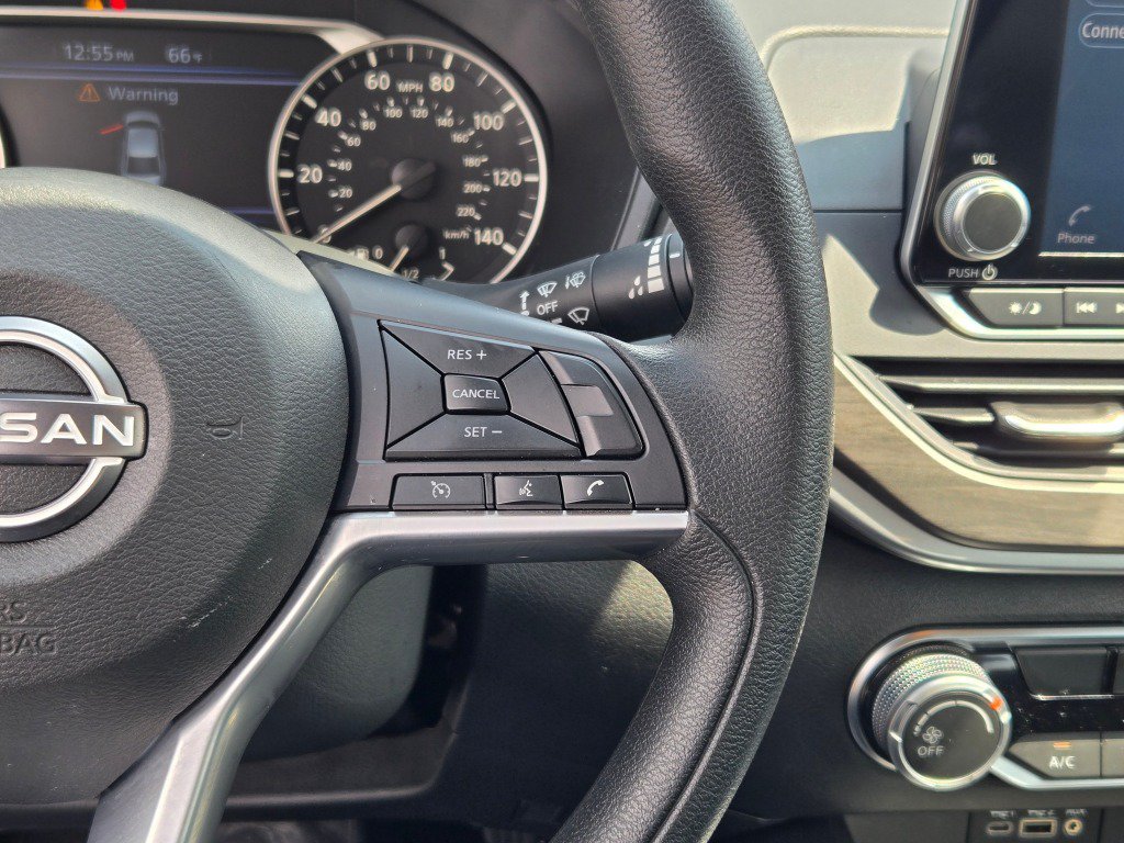 Used 2025 Nissan Altima 2.5 SV FWD image 28