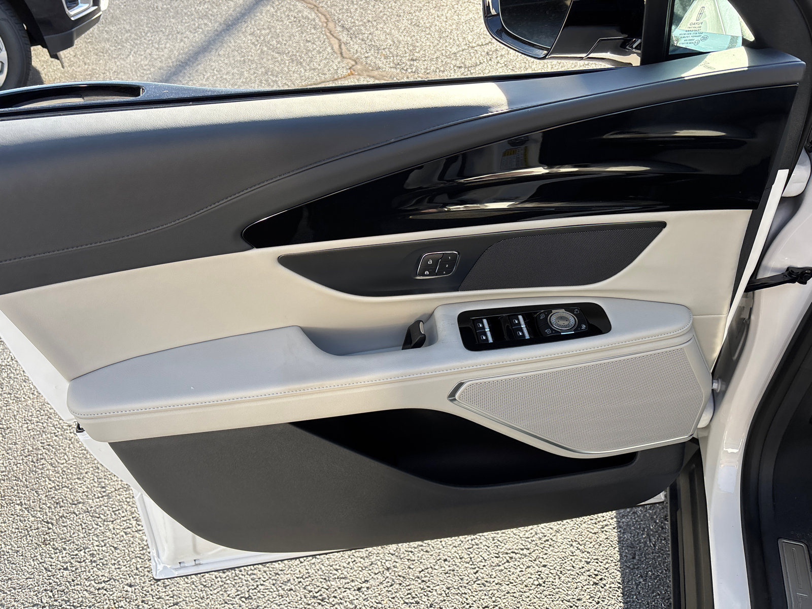 New 2026 Lincoln Nautilus Premier image 11