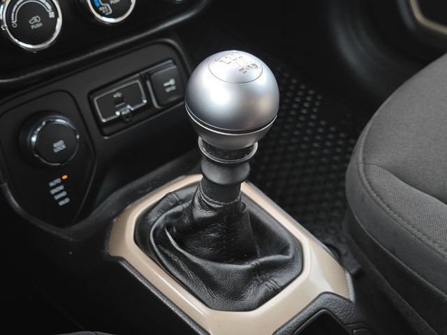 Used 2016 Jeep Renegade 75th Anniversary AWD/4WD image 36