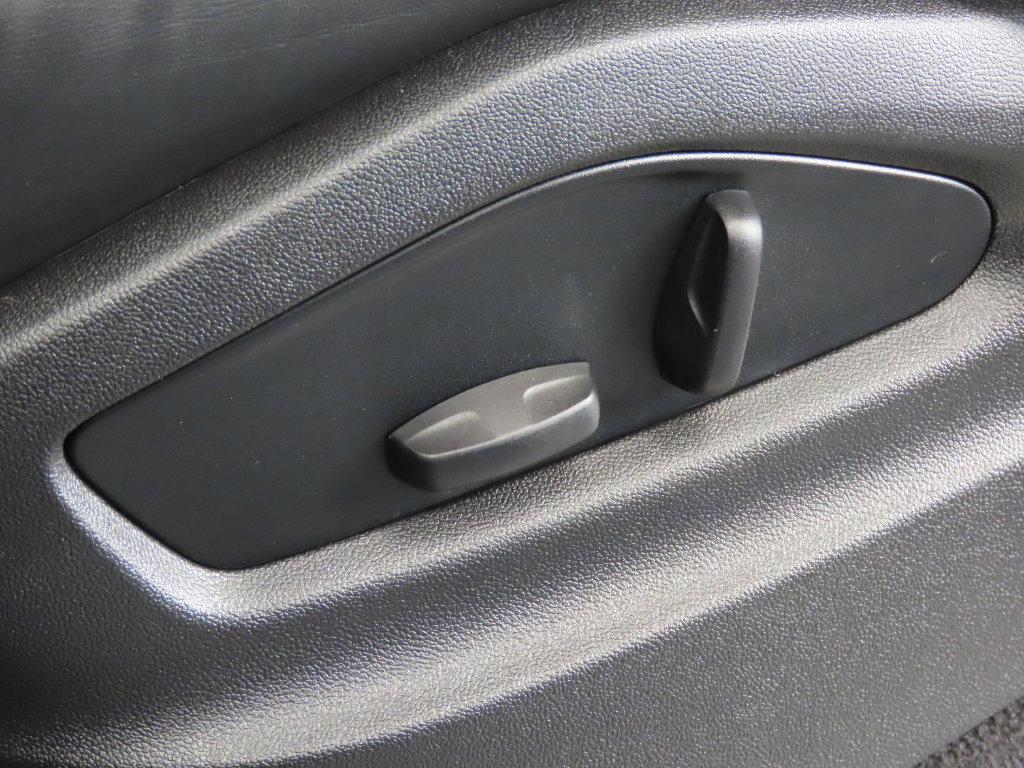 Certified 2026 Porsche Cayenne AWD/4WD image 34