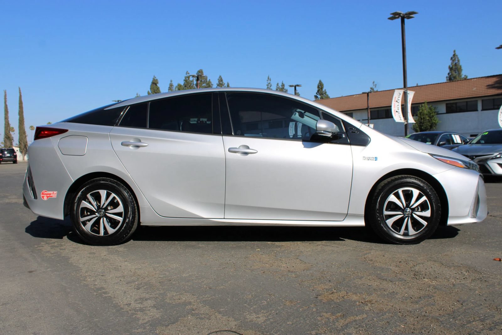 Used 2017 Toyota Prius Prime Premium w/ Preferred Accessory Package FWD image 38