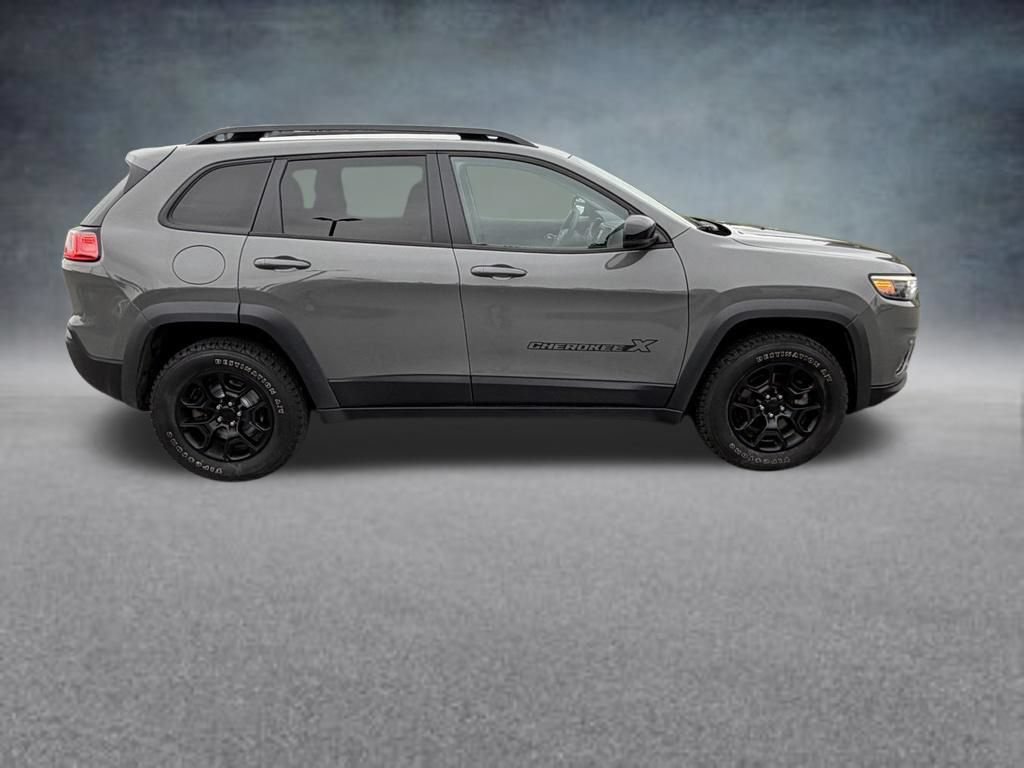 Used 2022 Jeep Cherokee Latitude AWD/4WD image 7