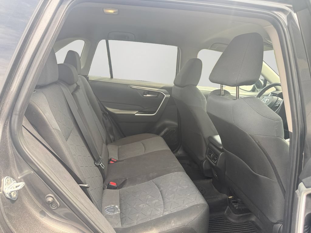 Used 2025 Toyota RAV4 XLE AWD/4WD image 12